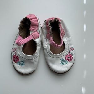 Robeez cradle/ walker shoe